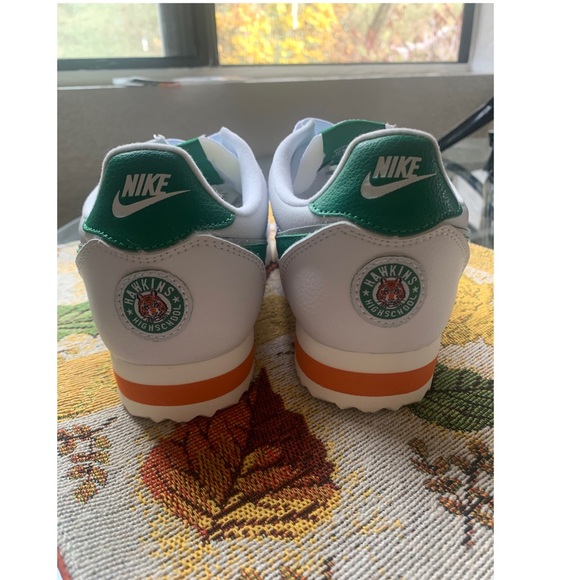 Stranger Things Nike Cortez - Picture 2 of 7